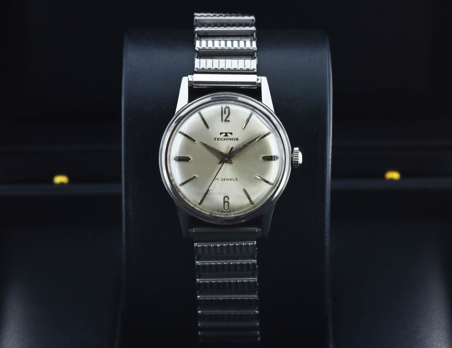 Technos Vintage Incabloc 17 Jewels 32.5mm Circa 1960s, Silver Dial 